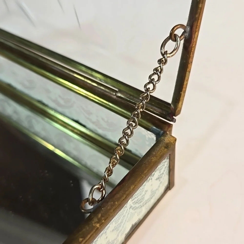 Artisan vintage etched